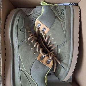 UGG Women Olive Green Boots